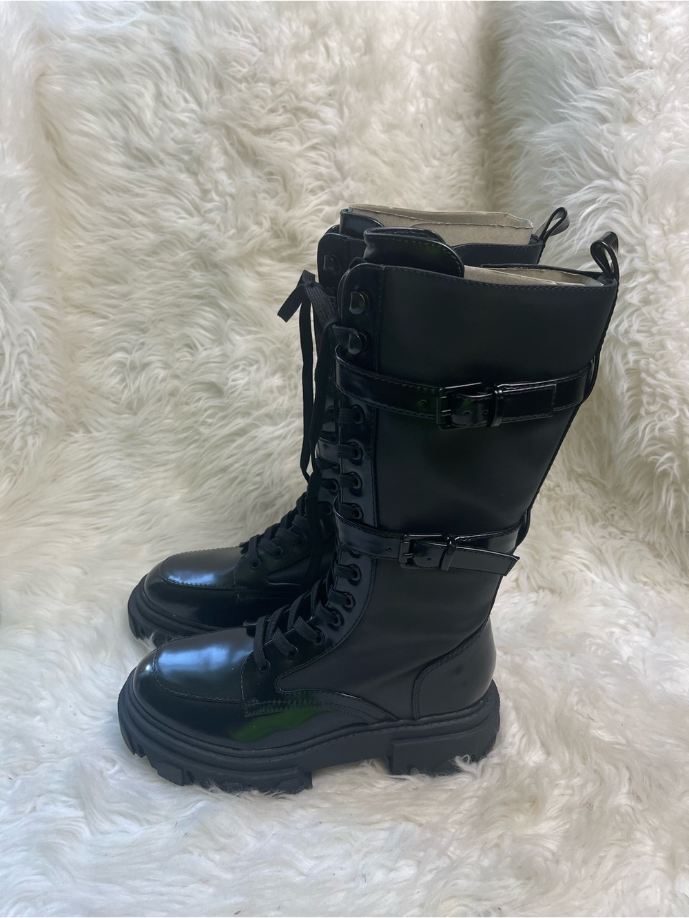 NWOB Nine West Carlyn2 lace up combat boots SZ7.5M Synthetic patent & textile